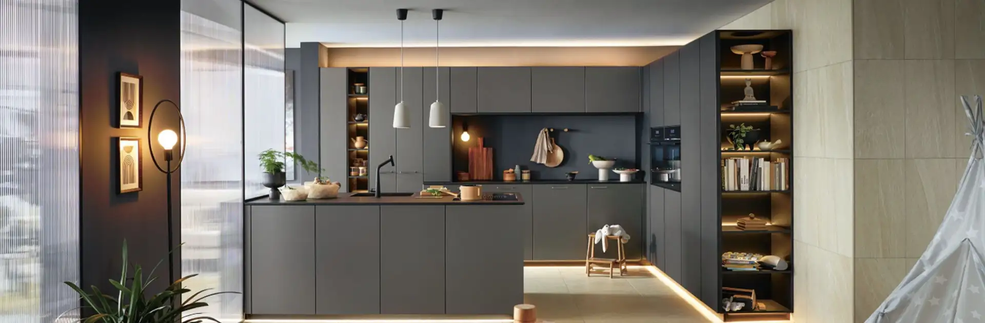 Moderne Küchen <br> Wo Ästhetik auf Ergonomie trifft moderne-kuechen-hilpoltstein